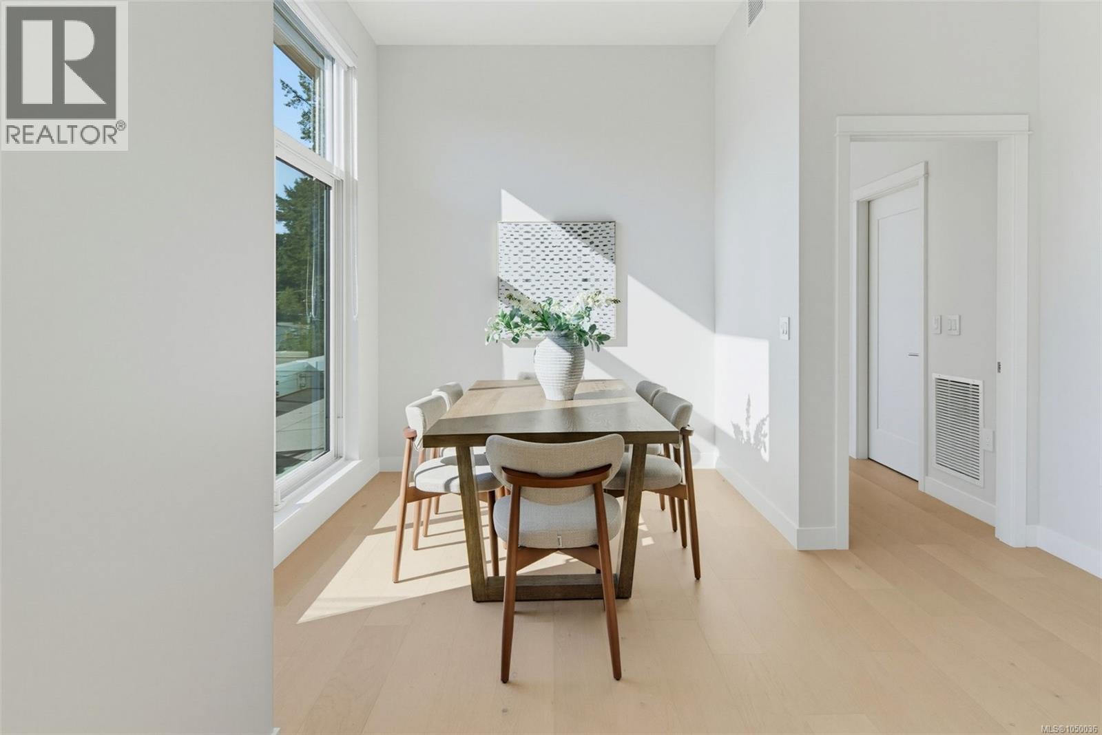PH 402 5229 Cordova Bay Road, Saanich