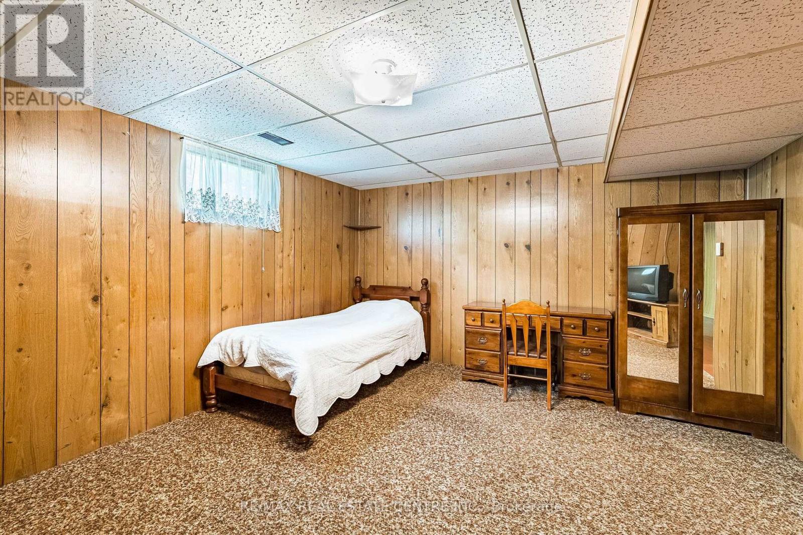 86 JADE CRESCENT - 40
