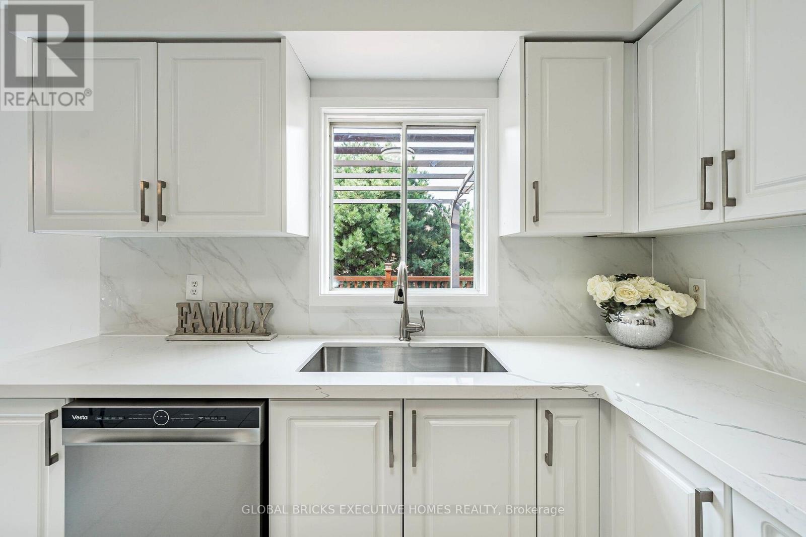 6348 NEWCOMBE DRIVE - Image 11