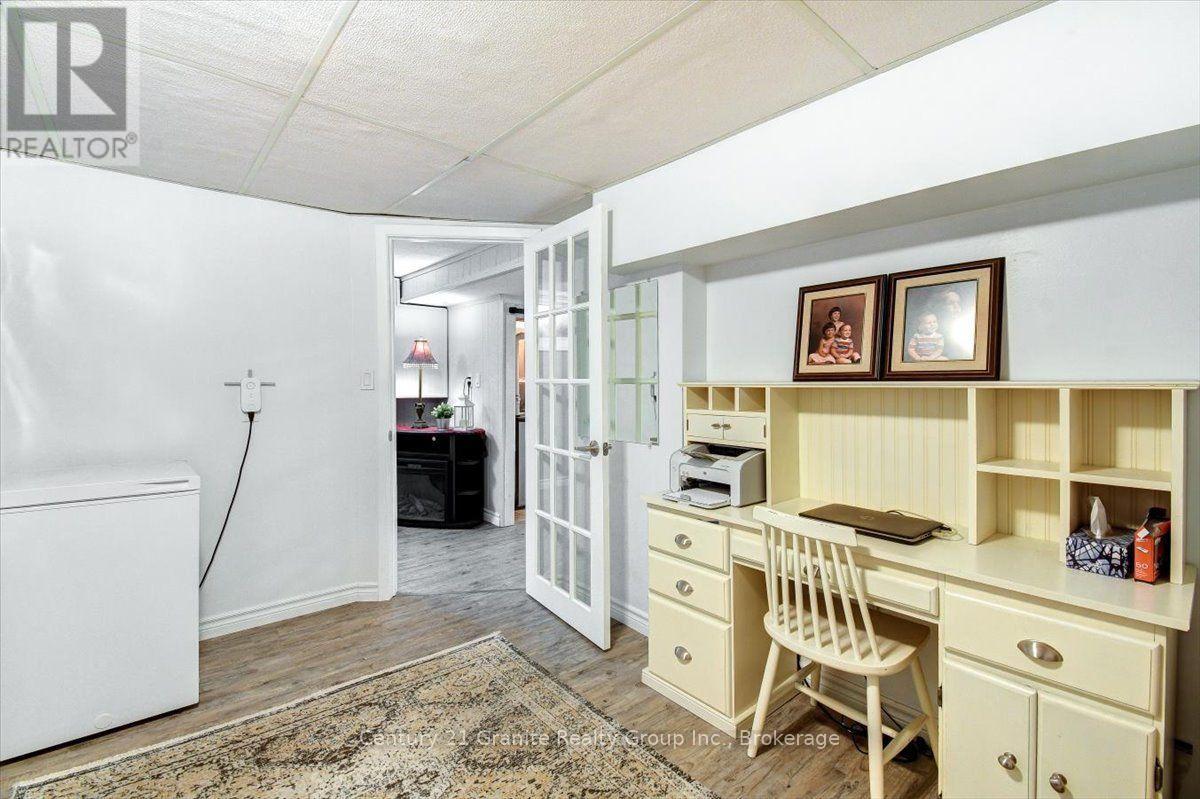 5 FOREST HILL ROAD - Image 35