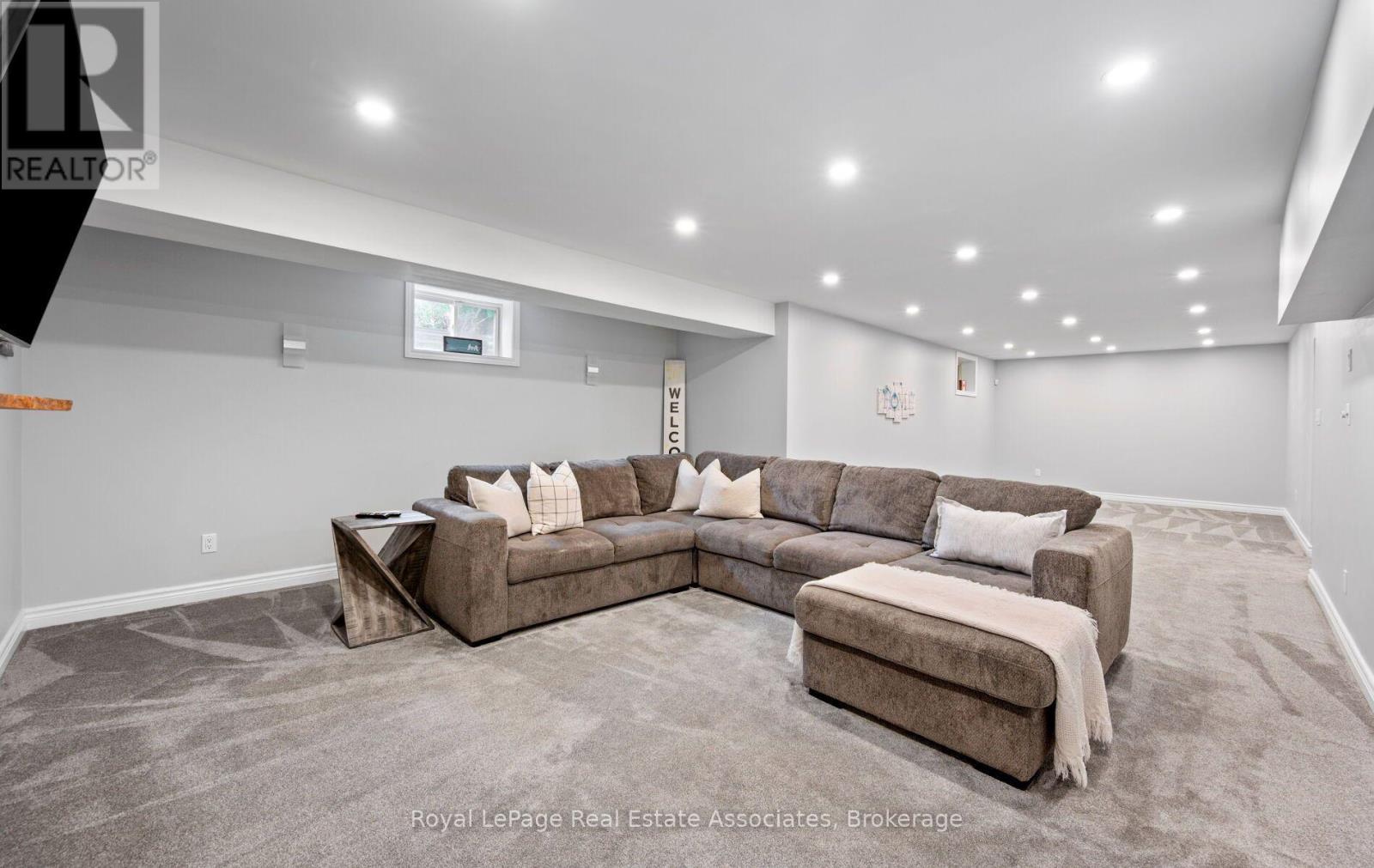 17 NELLES STREET - Image 44