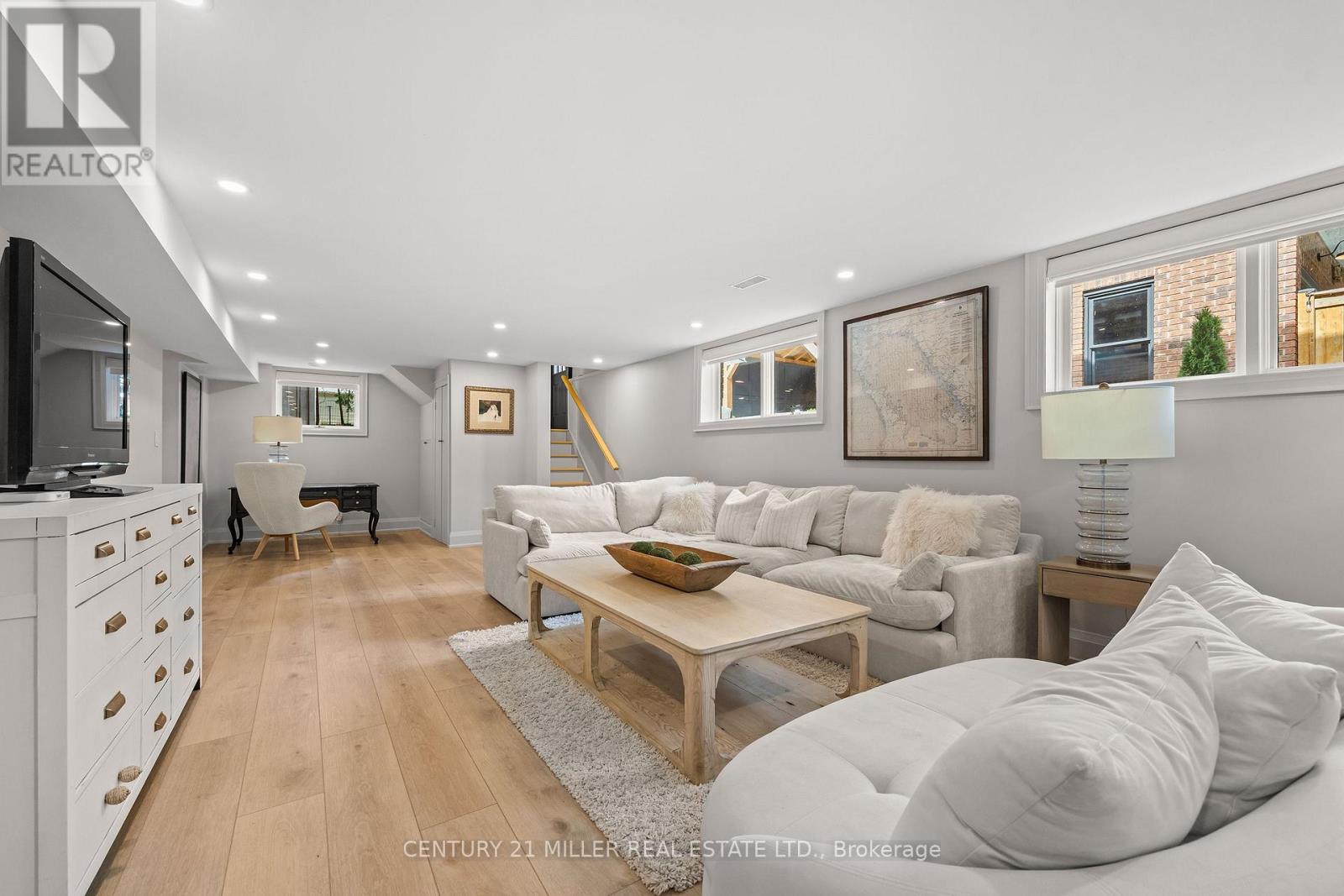 139 ALLAN STREET - 29