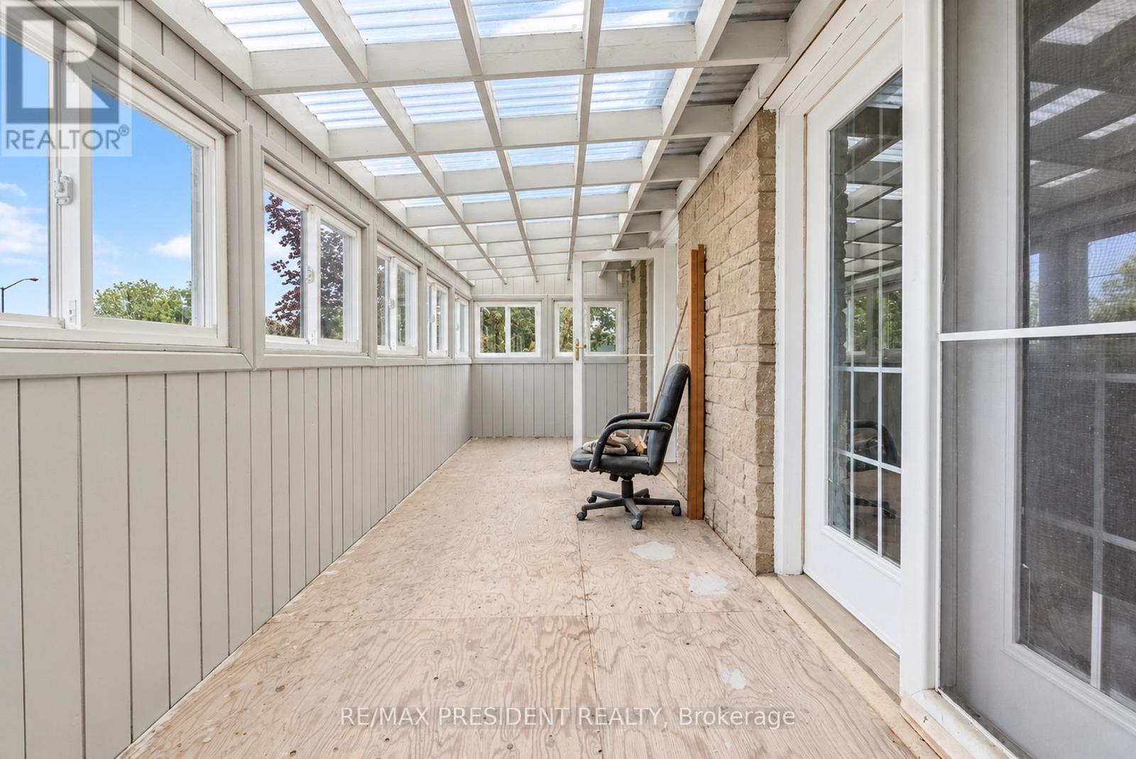 9 ASTER COURT - 36
