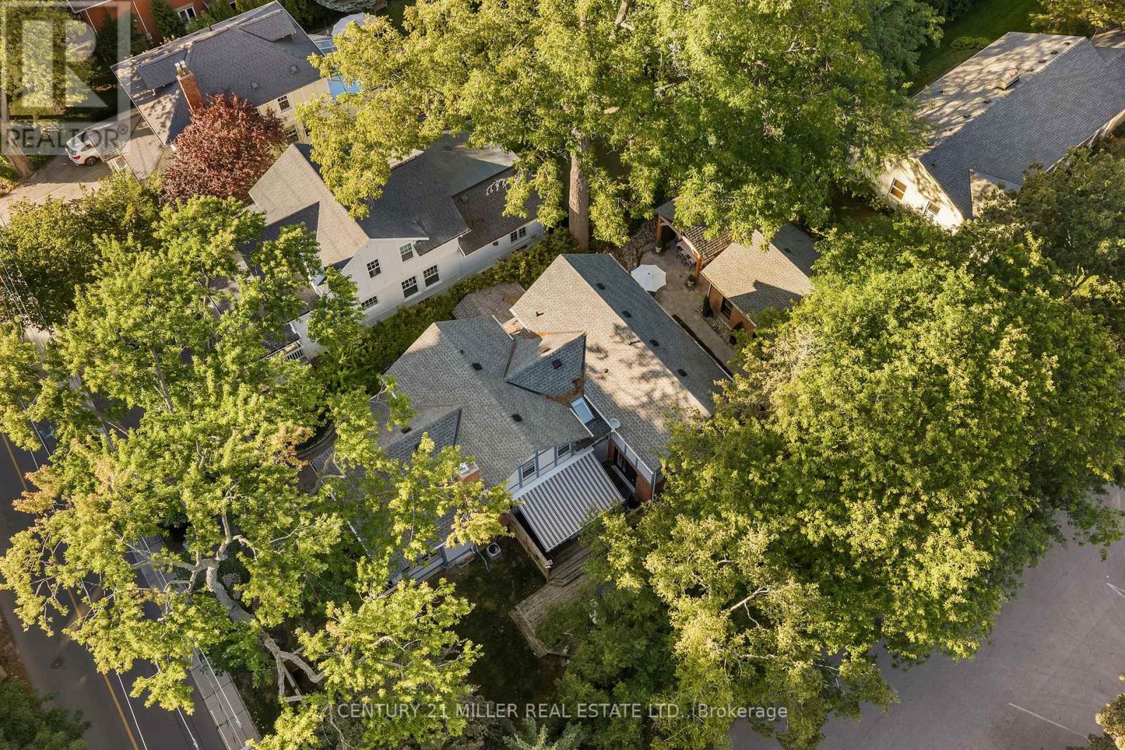 139 ALLAN STREET - 3