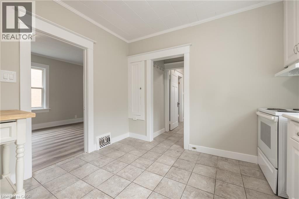 175 REGINA Street N - 6