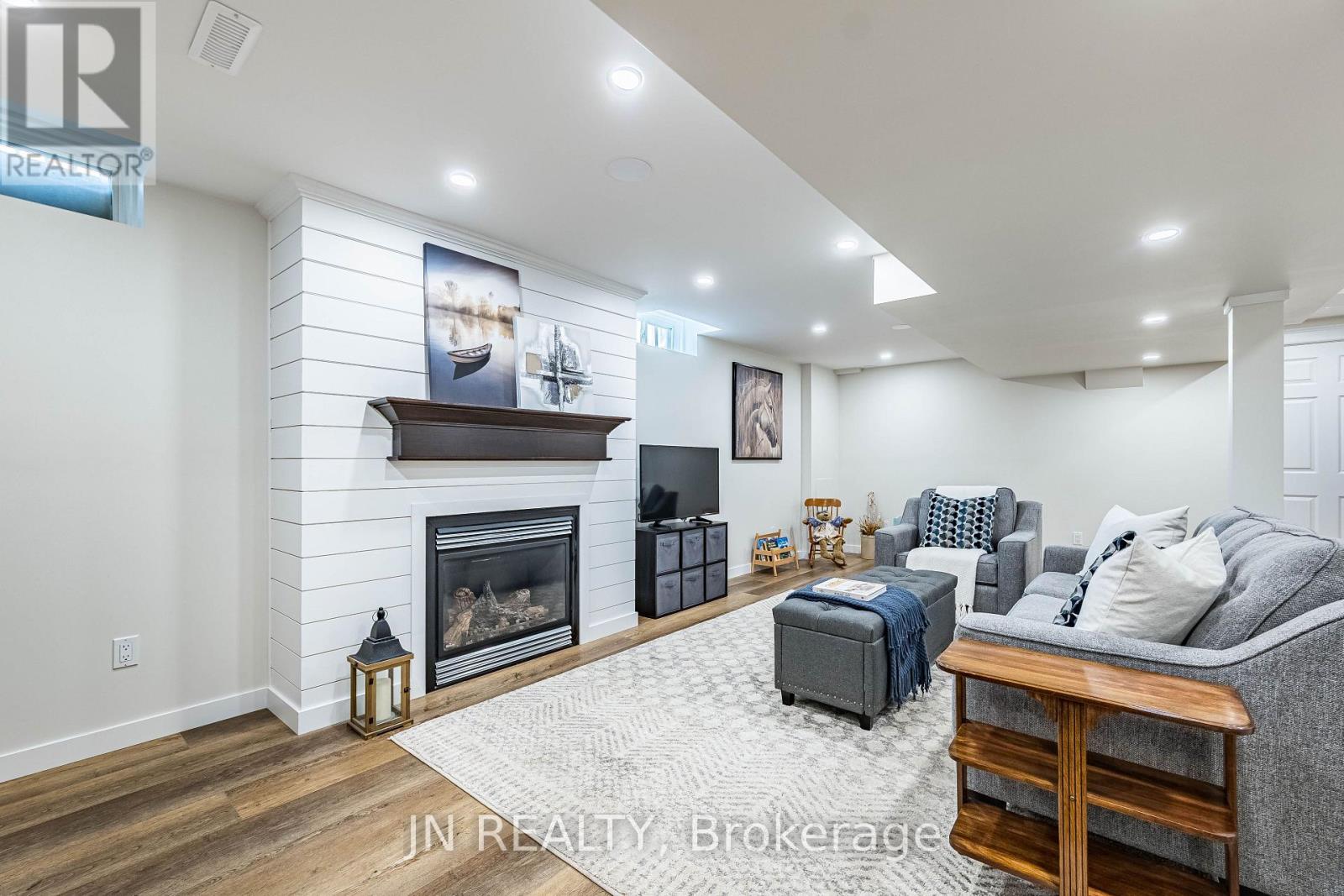 2 NIMROD CRESCENT - Image 41