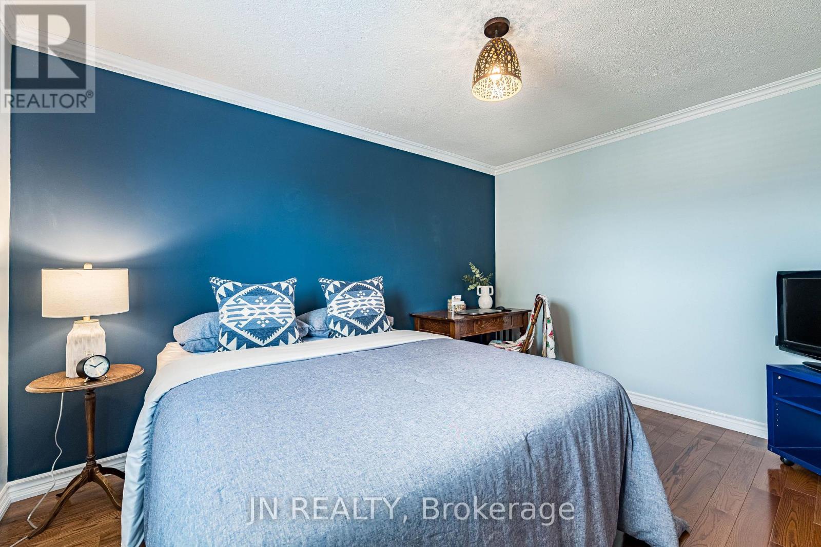 2 NIMROD CRESCENT - Image 36