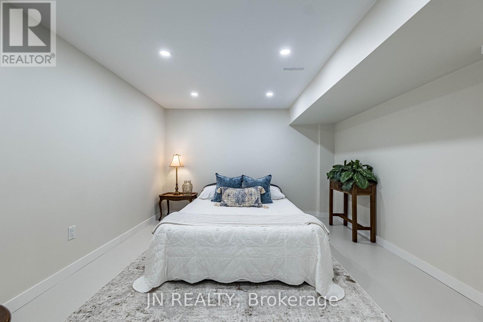 2 NIMROD CRESCENT - Image 45