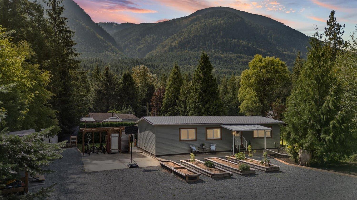 49140 BELL ACRES ROAD, Chilliwack River Valley, Chilliwack