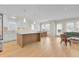 12955 15a Avenue, Surrey, BC V4A0B7 Photo 8