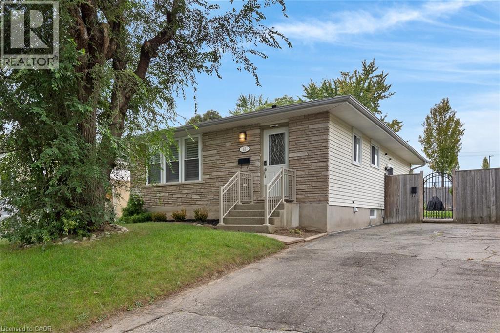 63 CEDARHILL Crescent, Kitchener — photo 2