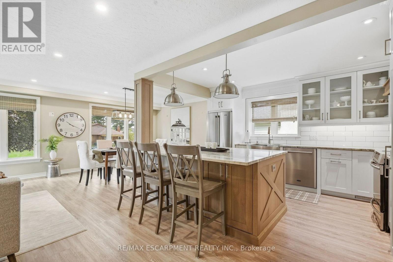 39 ROSEMOUNT AVENUE - 14