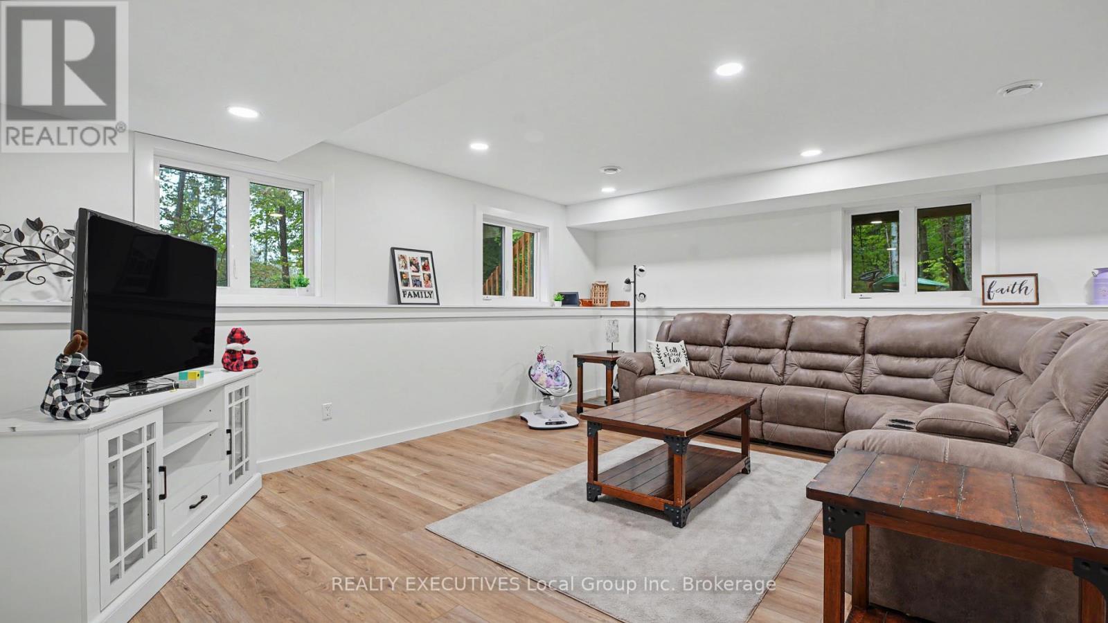 32 MOUNTAINVIEW ROAD - Image 31
