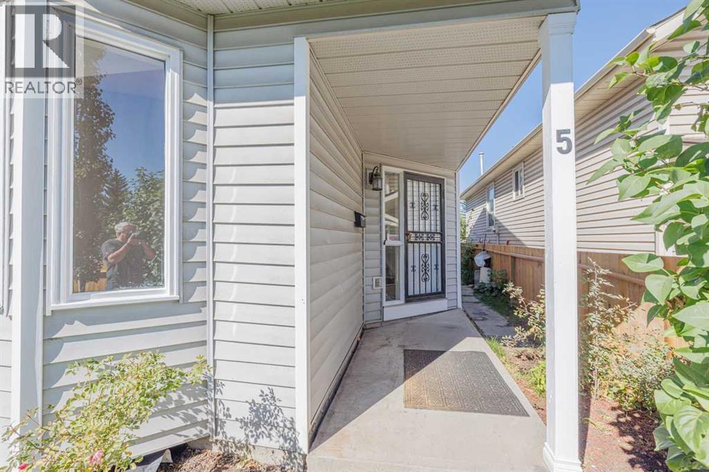 5 Erin Grove Place SE - 4