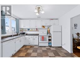 15 Farrell Drive thumbnail 4