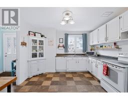 15 Farrell Drive thumbnail 5