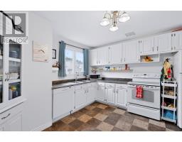 15 Farrell Drive thumbnail 6