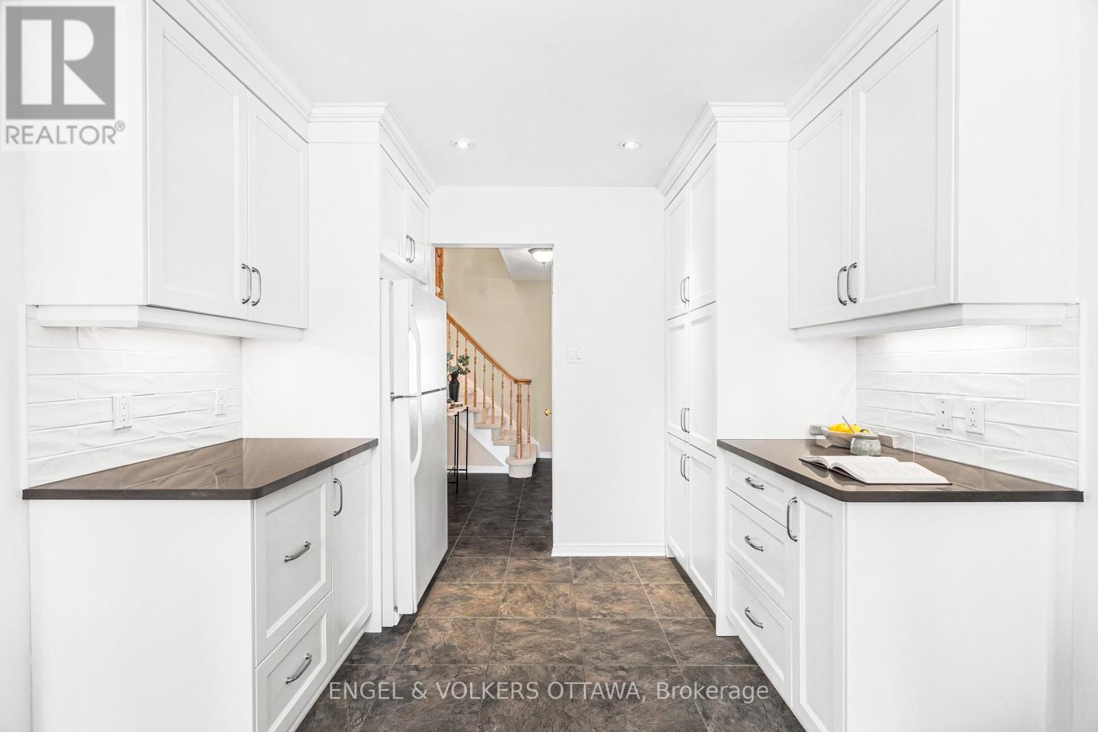 6 FOREST HEIGHTS AVENUE - 19