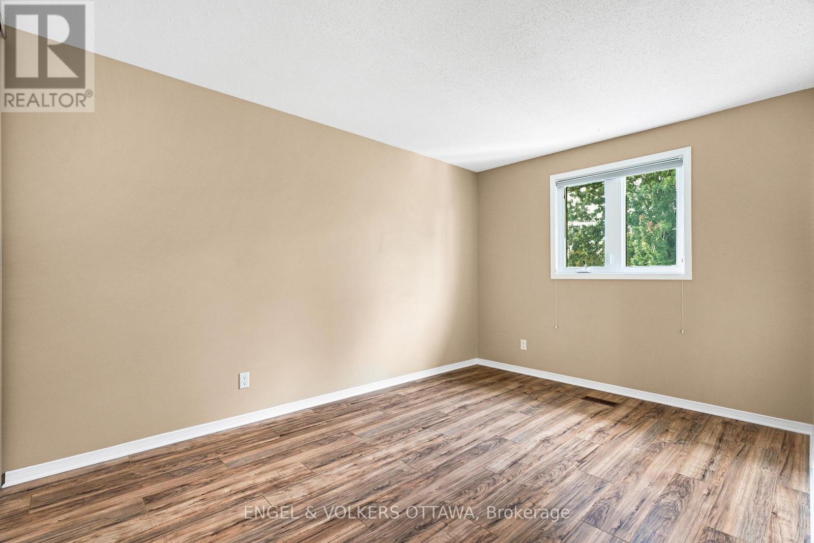 6 FOREST HEIGHTS AVENUE photo 37