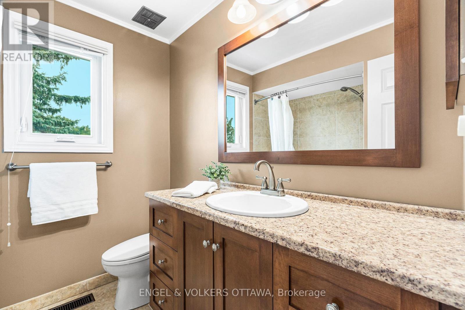 6 FOREST HEIGHTS AVENUE - 39