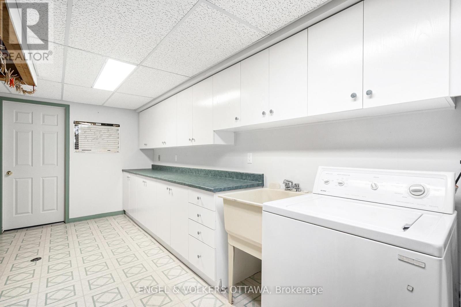 6 FOREST HEIGHTS AVENUE - 43