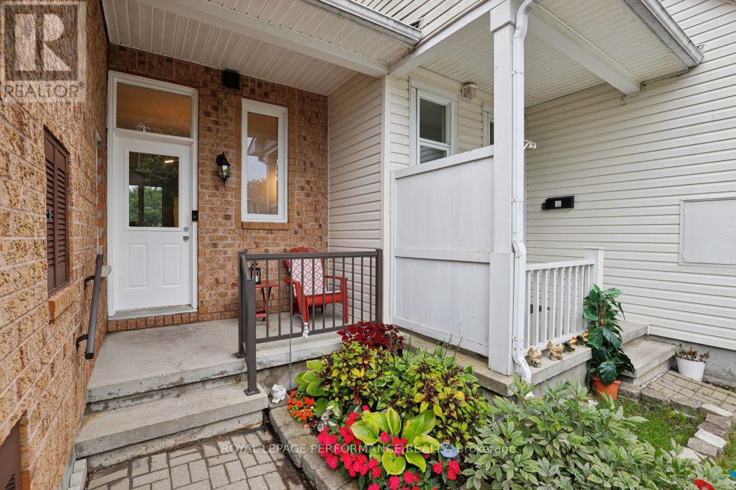 1887 HENNESSY CRESCENT, Ottawa — photo 2