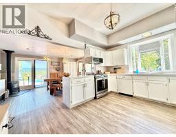 Foyer - 825 Central Avenue, Grand Forks, BC V0H1H0 Photo 14