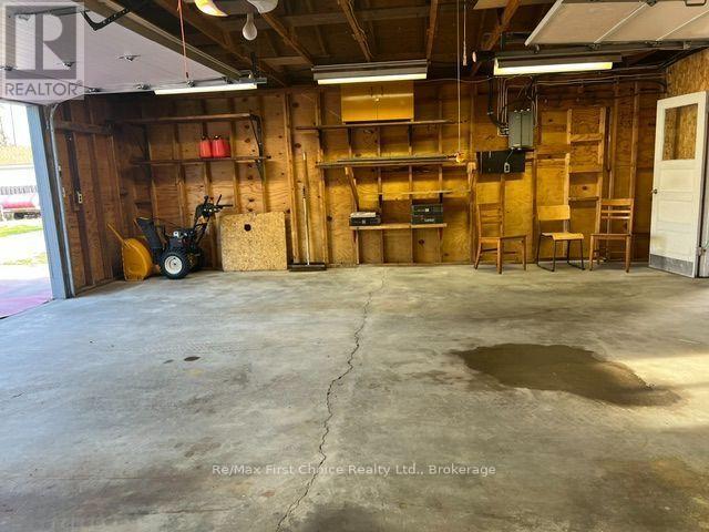 942 CROWE AVENUE - Image 28