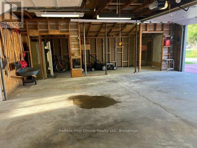 942 CROWE AVENUE - 29
