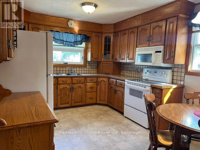 942 CROWE AVENUE, Fort Frances — photo 4