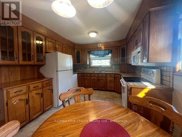 942 CROWE AVENUE, Fort Frances — photo 5