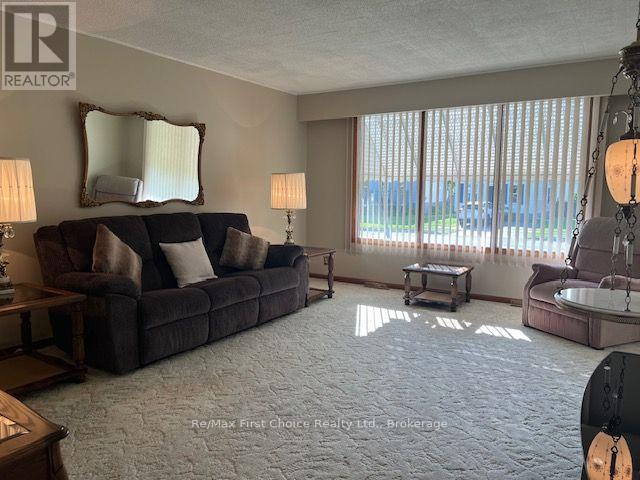 942 CROWE AVENUE - 6