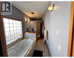 2595 Skaha Lake Road, Penticton, BC V2A6E8 Photo 16