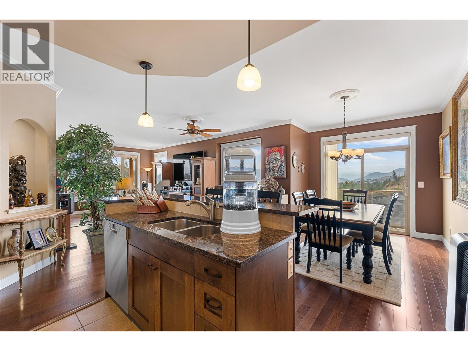 2470 Tuscany Drive Unit# 402, West Kelowna