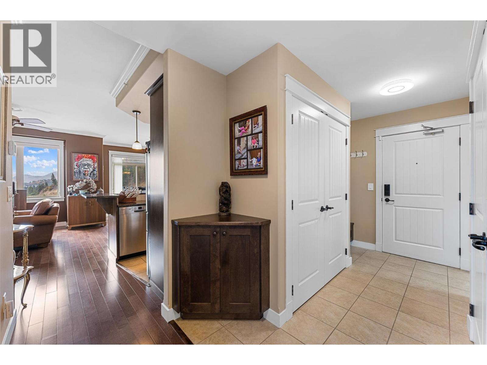 2470 Tuscany Drive Unit# 402, West Kelowna