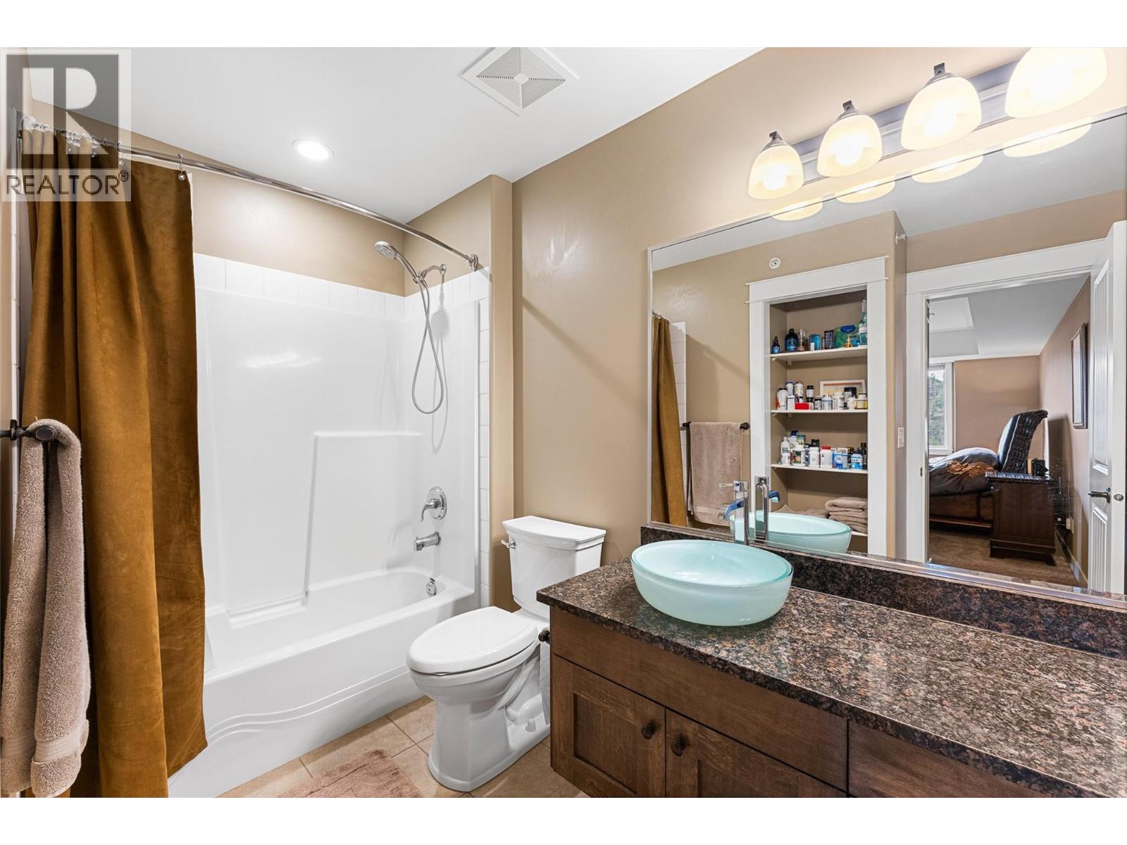 2470 Tuscany Drive Unit# 402, West Kelowna
