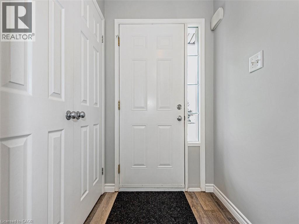 15 POWELL Lane, Cayuga — photo 4