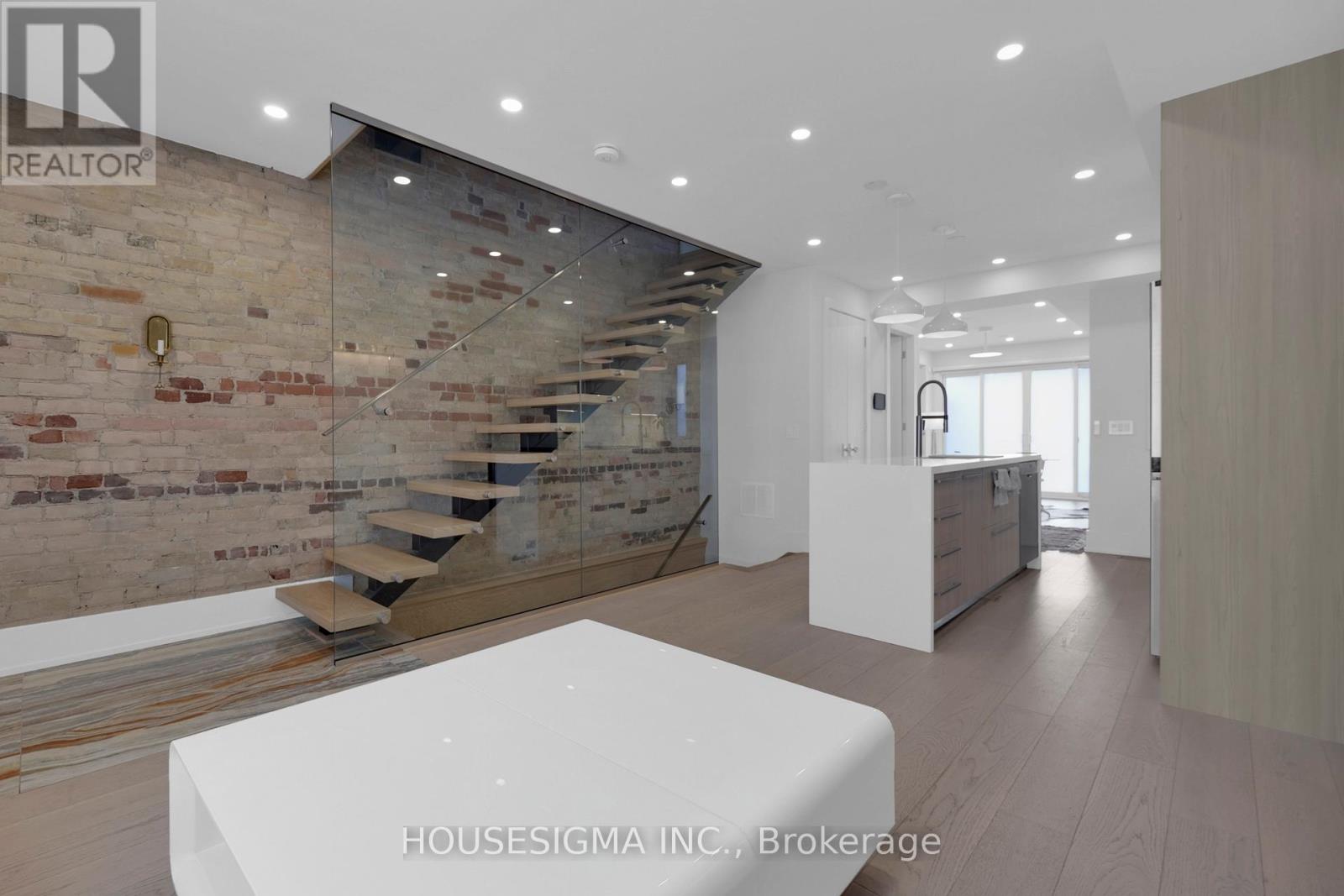 Photo of 274 Roxton Road