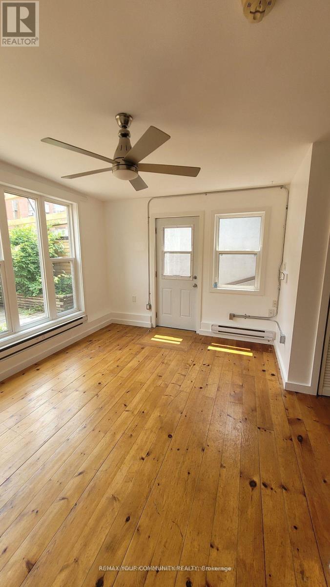 STUDIO UNIT - 864 MILLWOOD ROAD, Toronto (Leaside)
