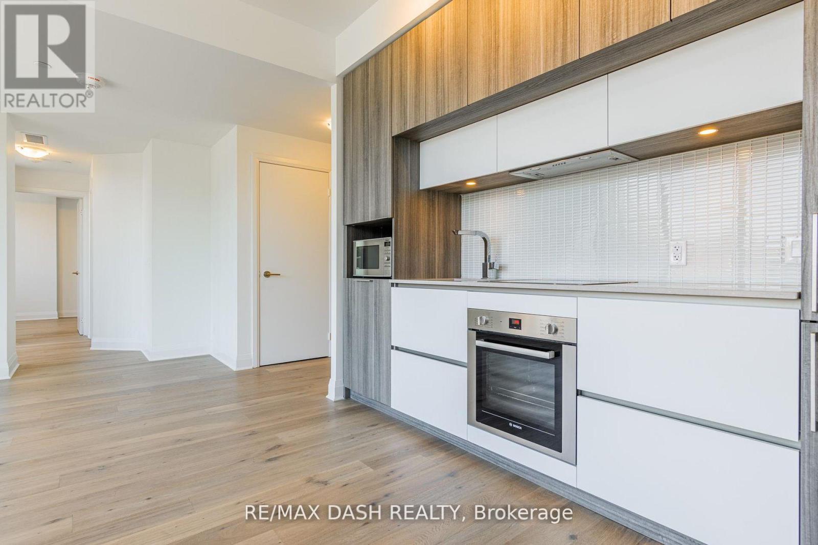 #310 151 AVENUE ROAD - 17