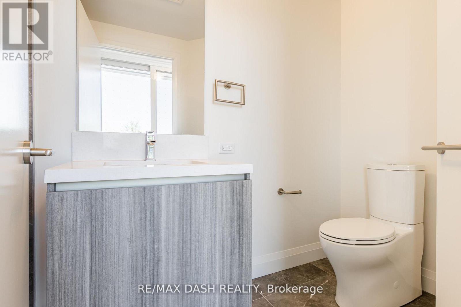 #310 151 AVENUE ROAD - 26