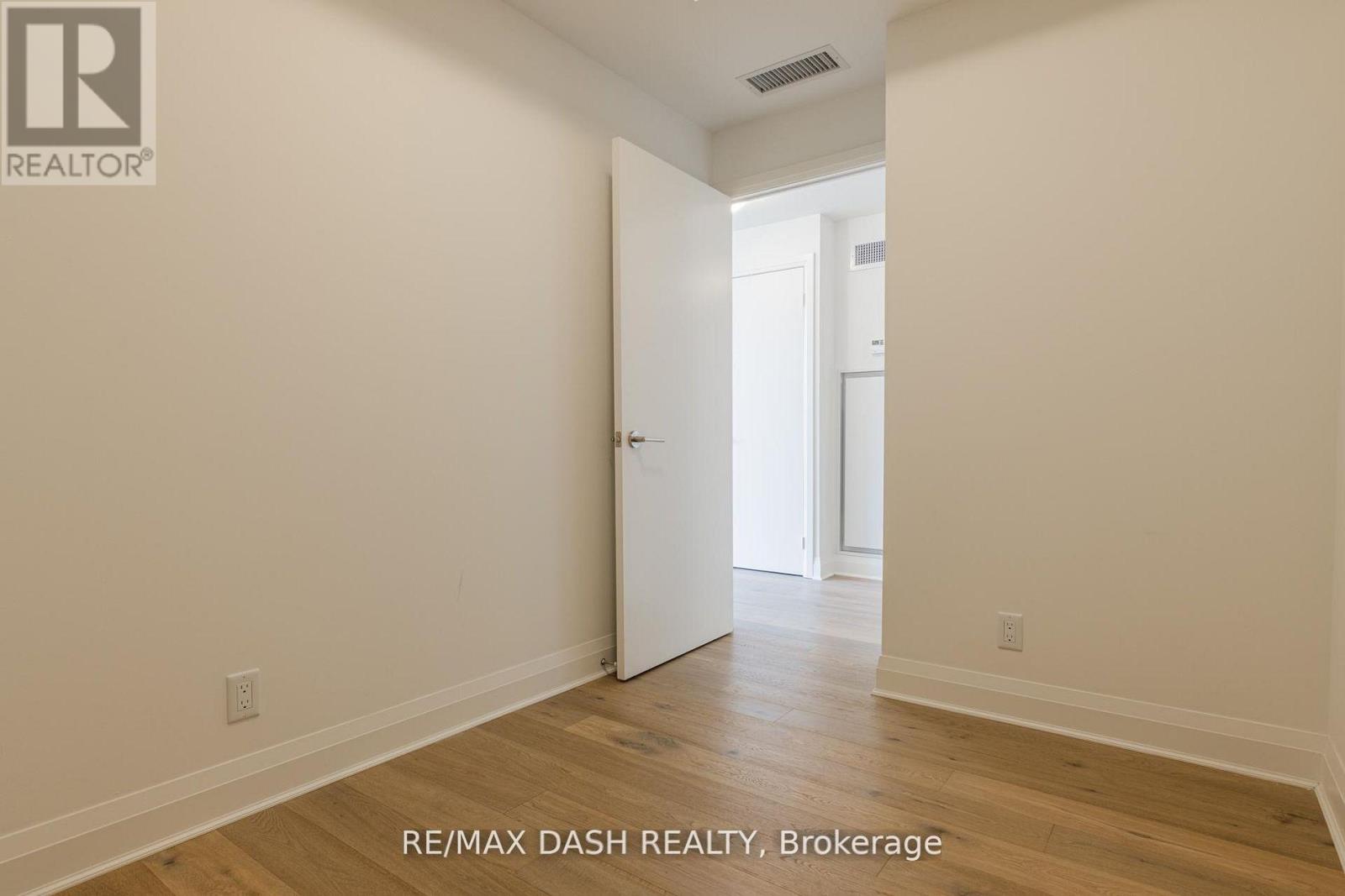 #310 151 AVENUE ROAD - Image 28