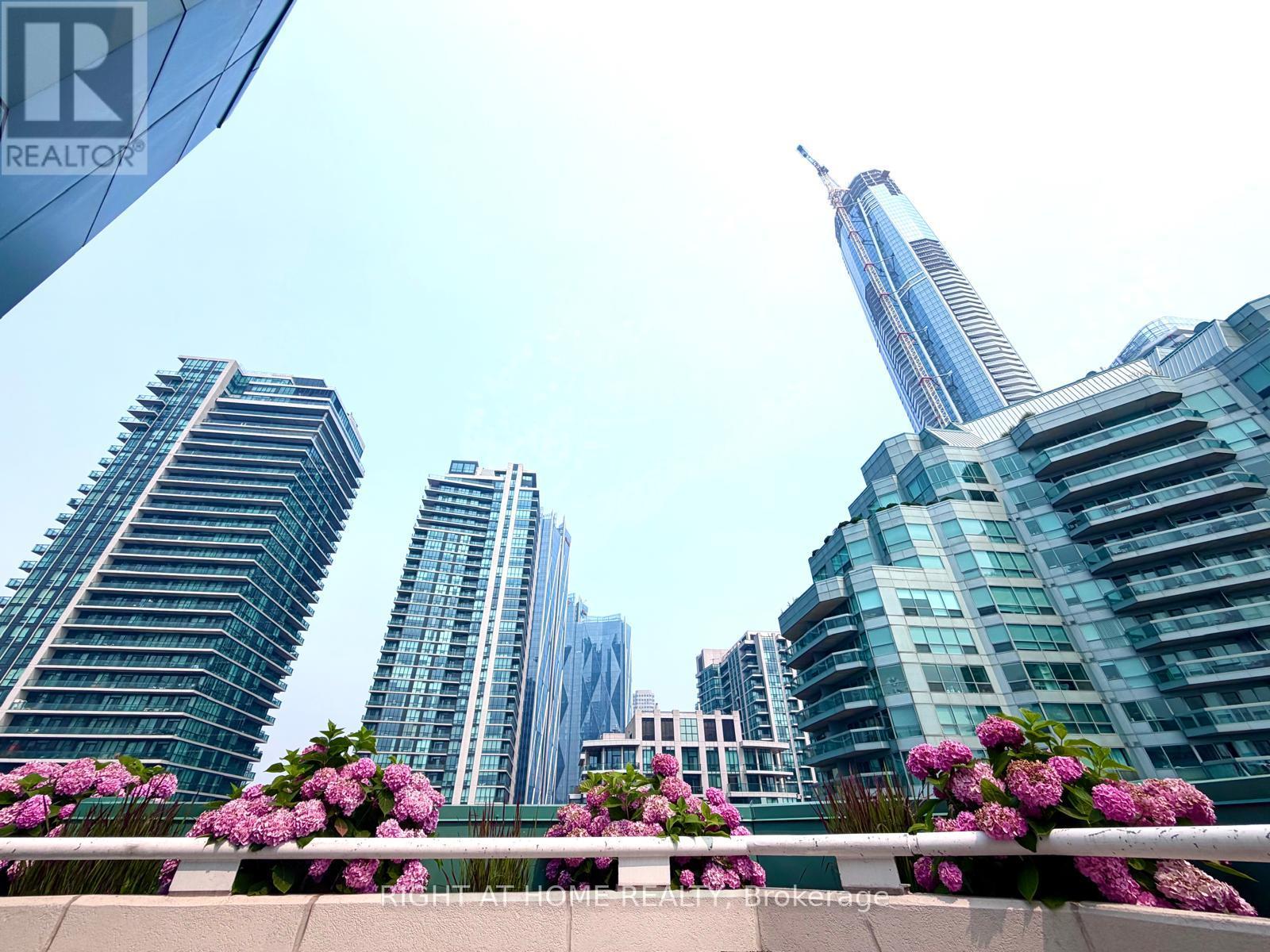 1712 - 10 QUEENS QUAY W, Toronto (Waterfront Communities) — photo 2