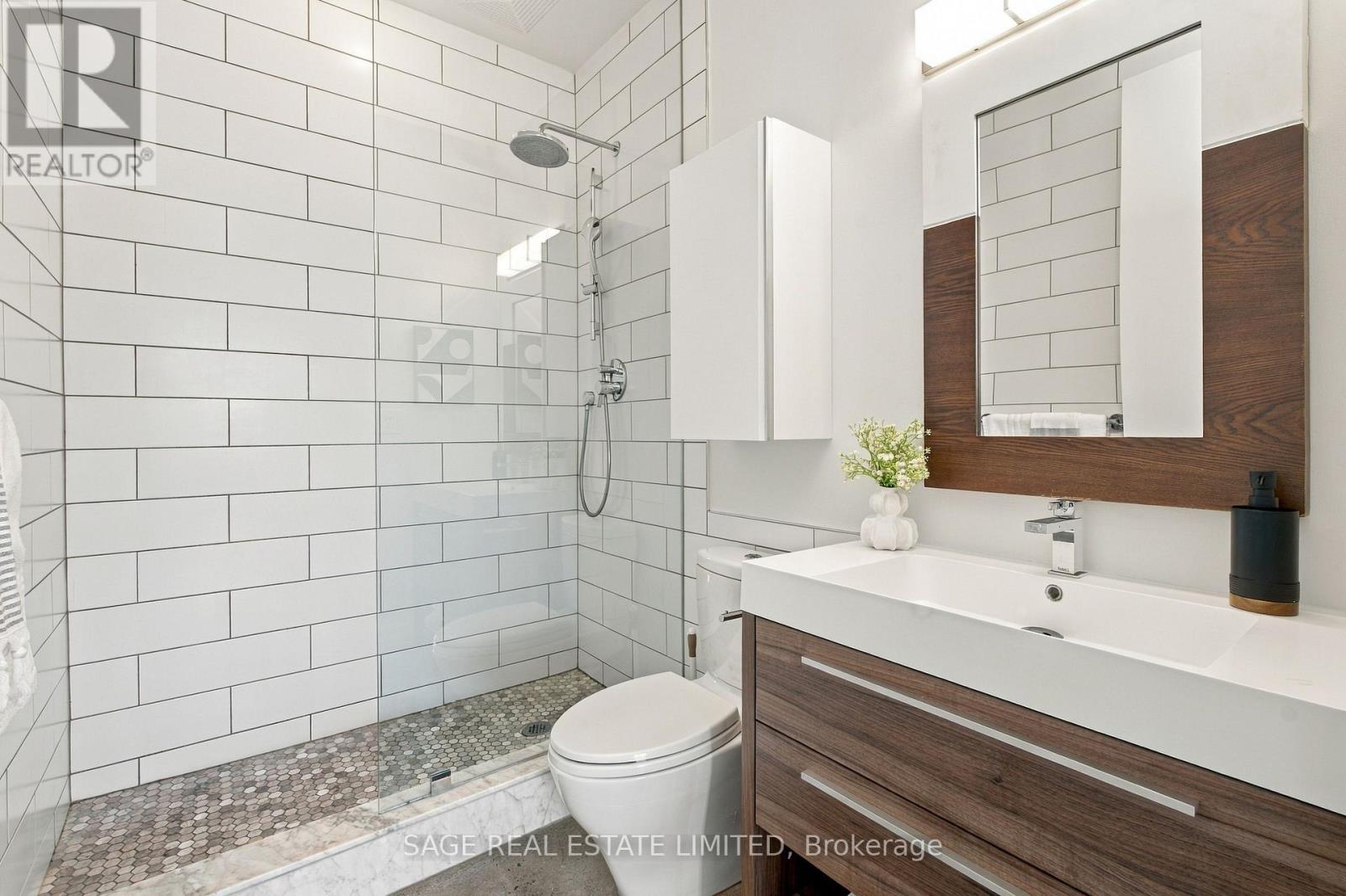 #903 19 BRANT STREET - Image 24