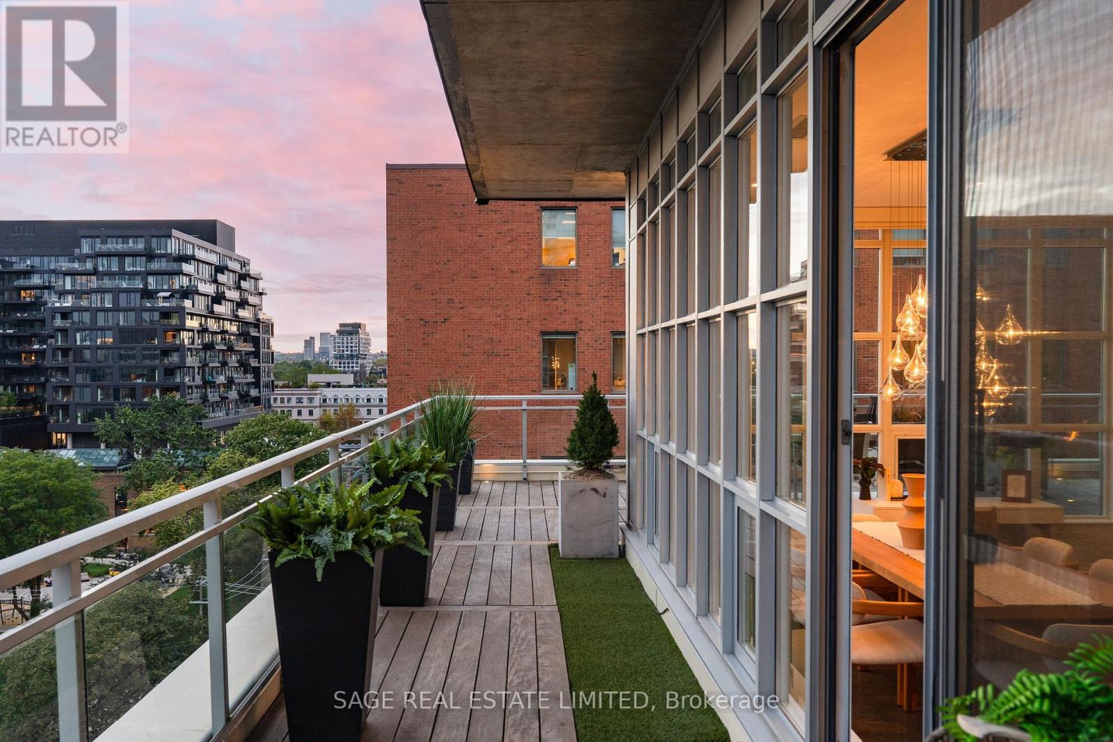 #903 19 BRANT STREET - Image 35