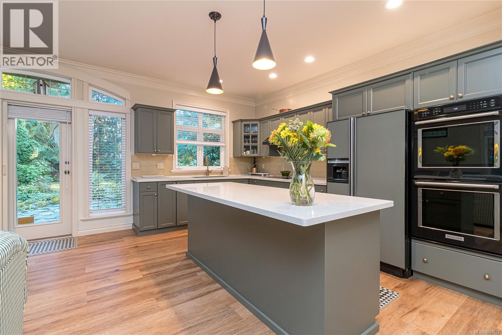 671 Dalkeith Ave - 10