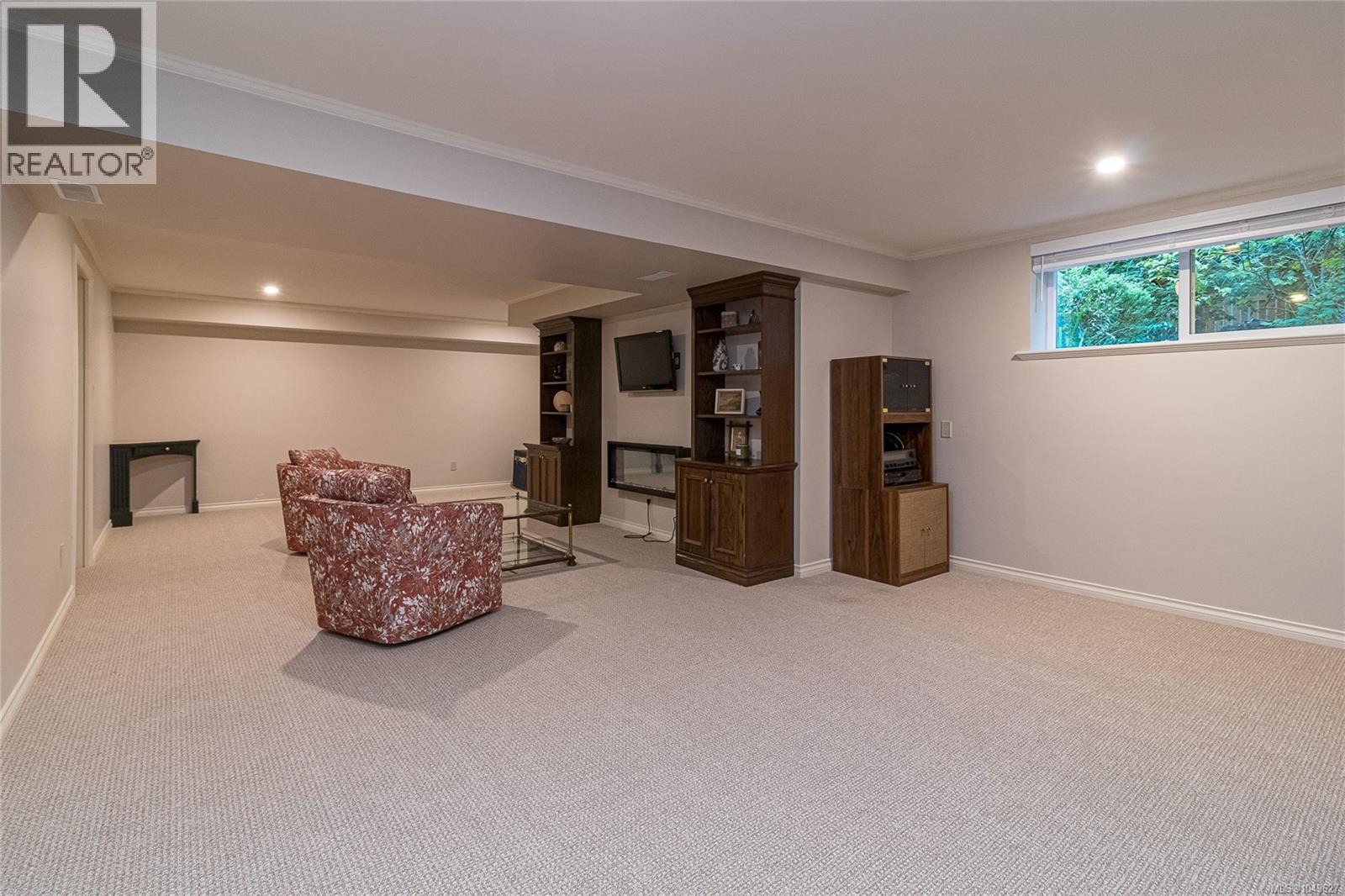 671 Dalkeith Ave - 36