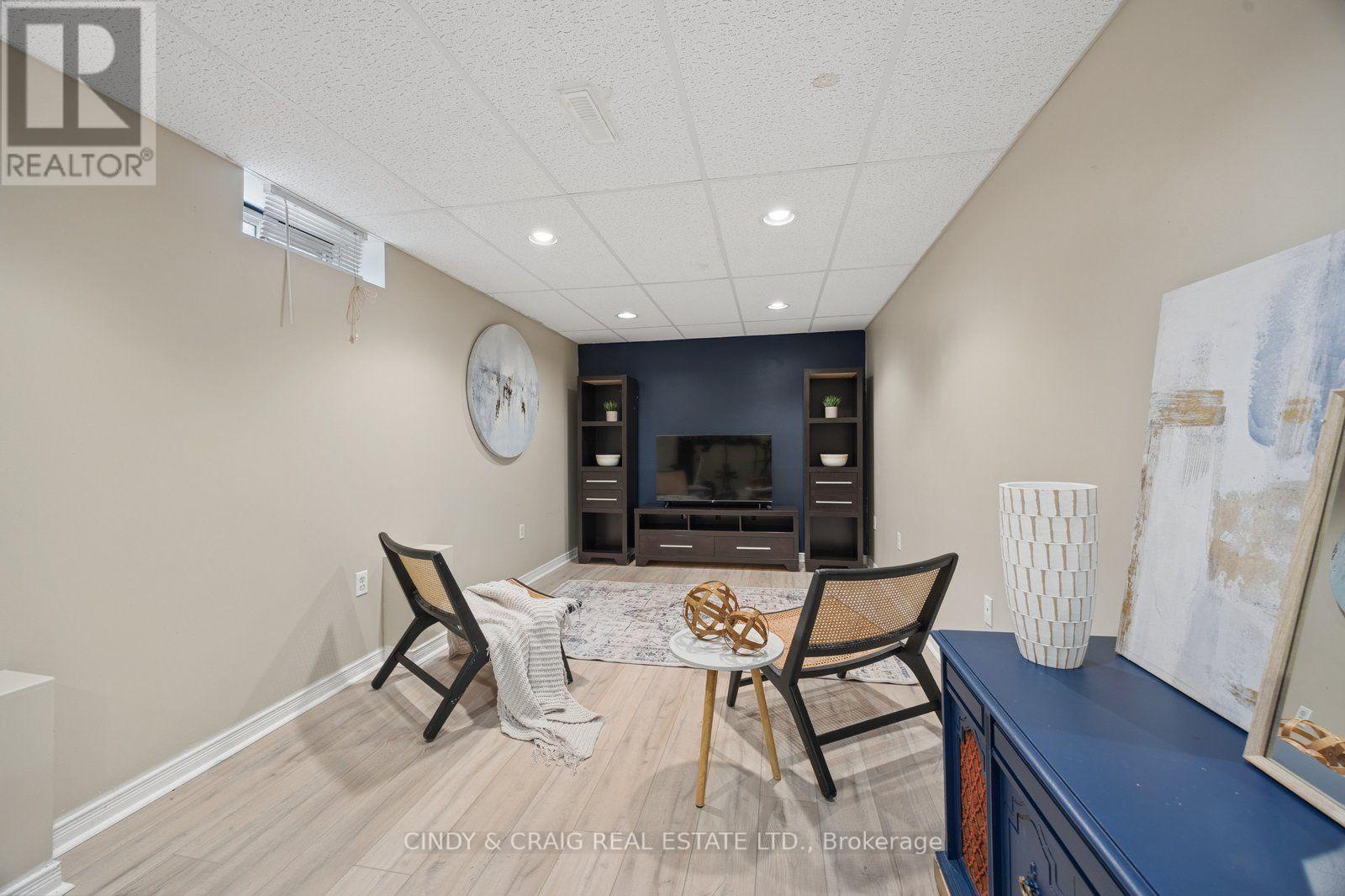 25 MALLORY STREET - 16