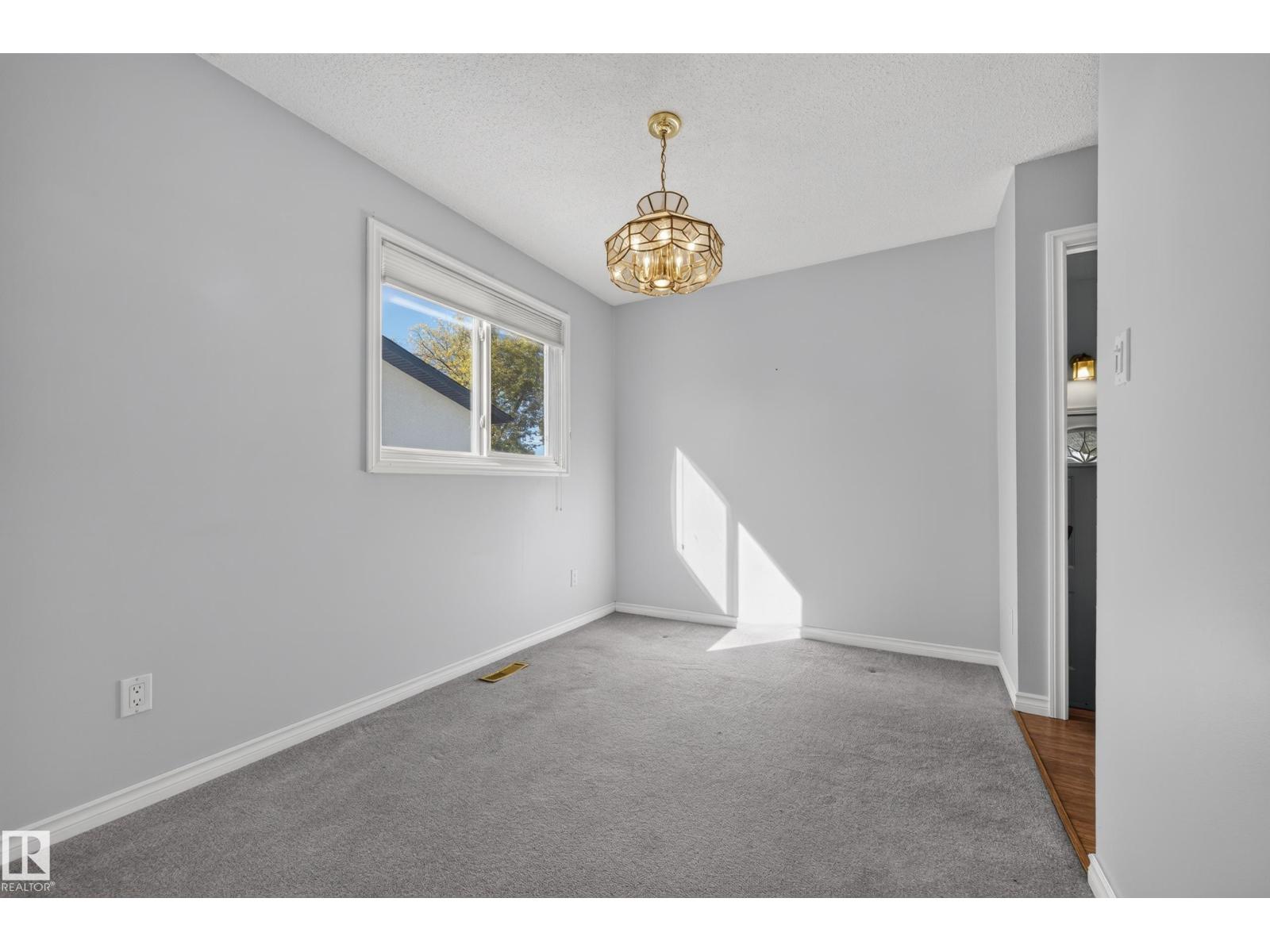 5244 52 ST - 10