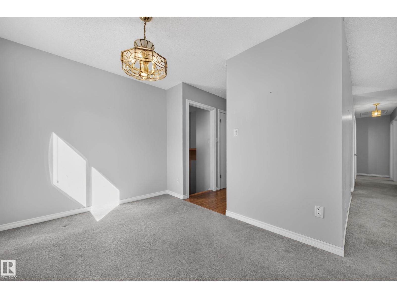 5244 52 ST - 11